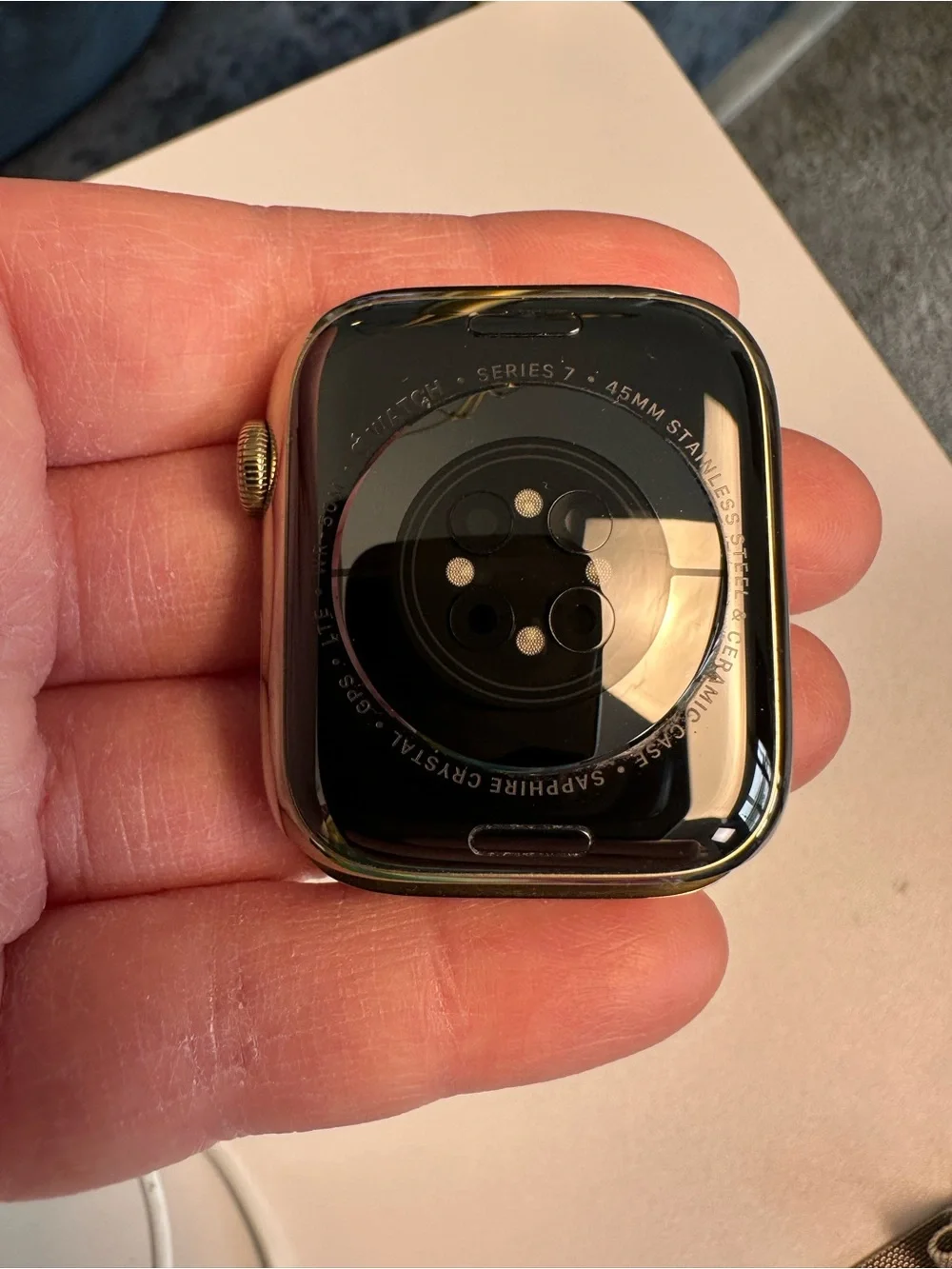 Apple Watch Series 7 (GPS + Cellular, 45mm) Gold